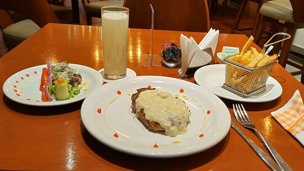 Steak dinner, Villa Imperial de Potosí, Bolivia