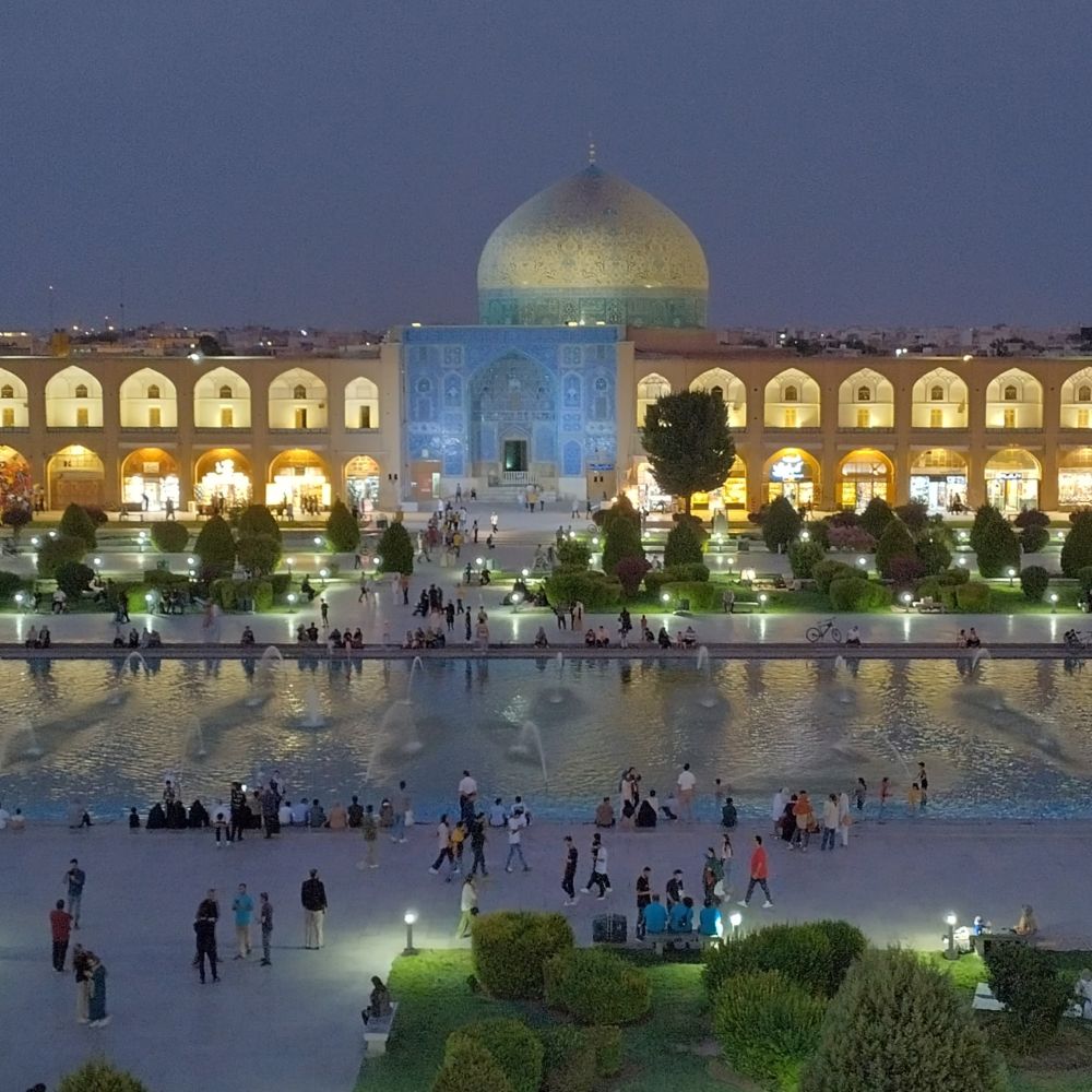 Naqsh-e Jahan Square, Eṣfahān, Iran